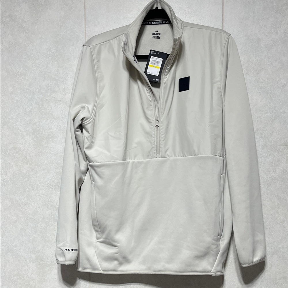 Under Armour Men's Light Gray Performance half zip Jacket. NWT med